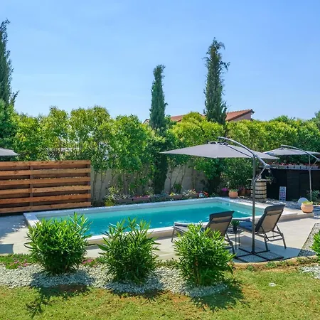 Haus Rustica Hébergement de vacances Pula